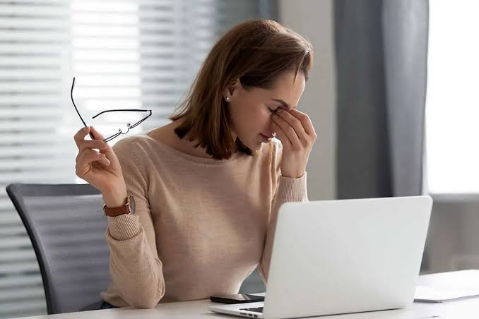 بعد از غذا خوابتان می‌گیرد؟ این عادت‌ها شاید مقصر باشند