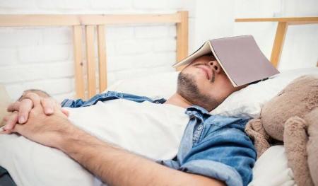 چرا بعد از ظهرها بی‌حال می‌شویم؟ این عادت‌ها می‌توانند مقصر باشند