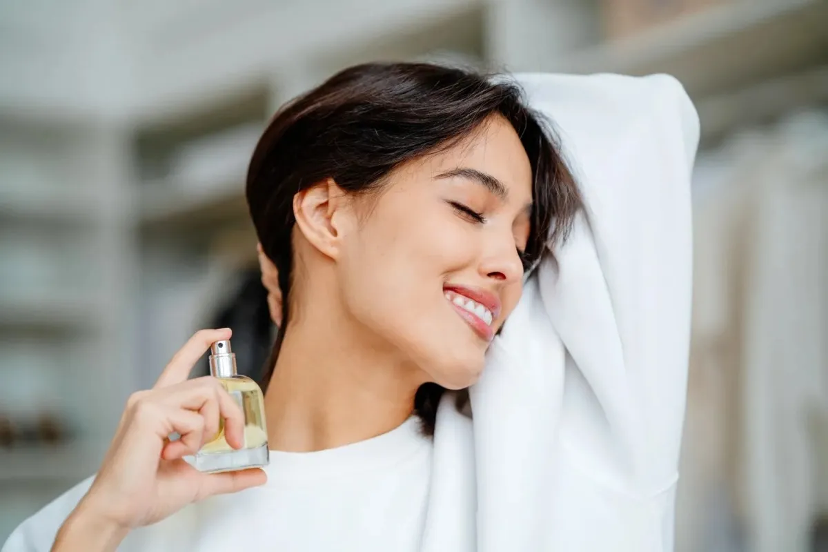 عطر زدن روی گردن باعث سرطان یا ناباروری شود؟