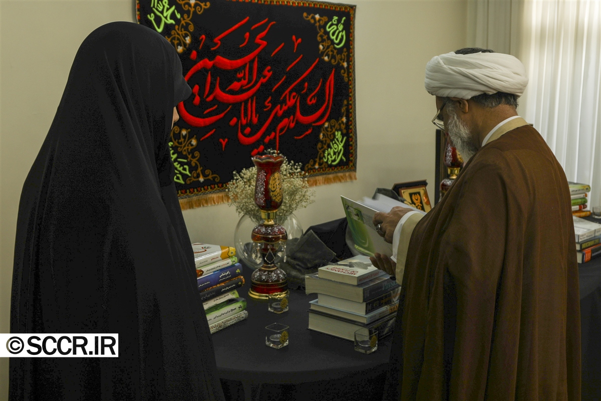 دبیر شورای عالی انقلاب فرهنگی با خانواده شهید سردار حسین سلامی دیدار کرد 