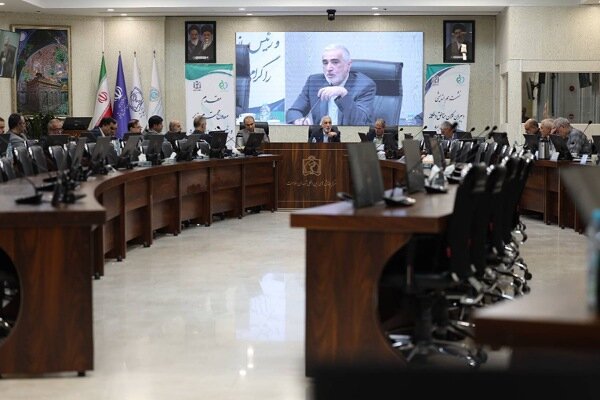 رئیس سازمان غذا و دارو: نمی‌توان بازار دارو را با تأخیر در پرداخت‌های بیمه‌ای اداره کرد