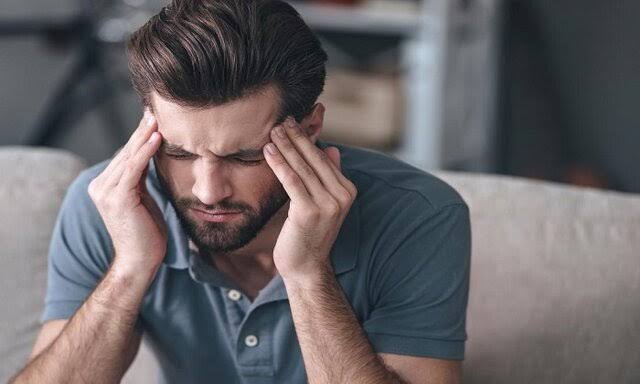سردردهای مکرر را با دمنوش و روغن گیاهی پنهان نکنید