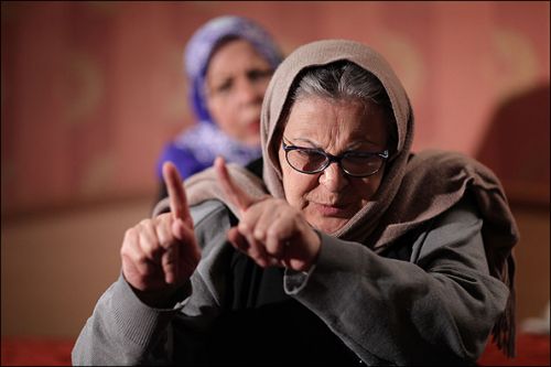 امدادرسانی اورژانس به خانم بازیگر + عکس