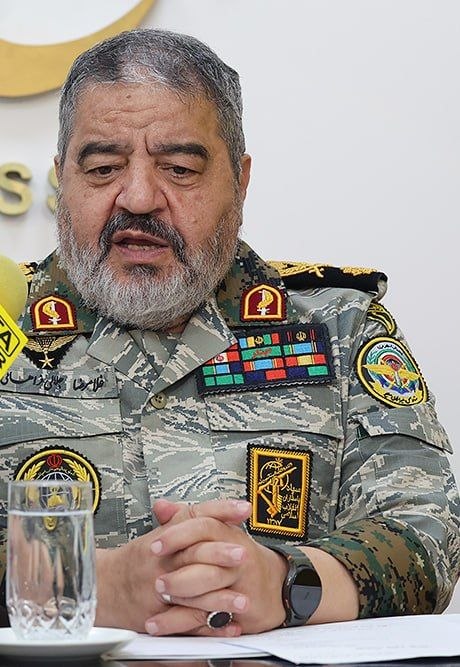 تصویری پربازدید از «ساعت هوشمند» در دست رئیس سازمان پدافند غیرعامل