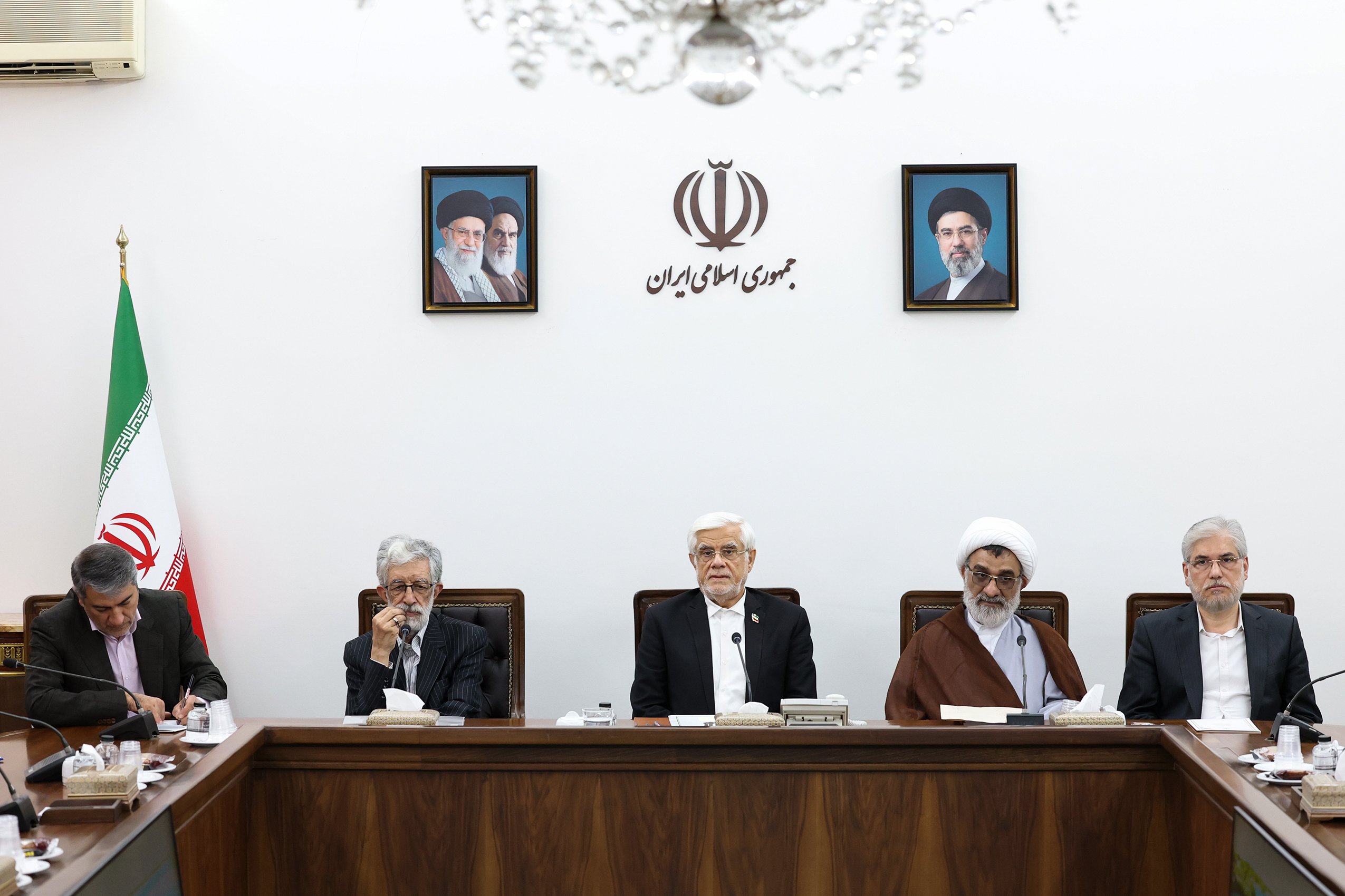 استاد خسروپناه: گزارش جلسات شورا به طور مستمر به رهبر معظم انقلاب ارائه می‌شود/ تأکید بر هم‌افزایی شورا و دولت/ امروز بیش از همیشه به وحدت، انسجام ملی و همدلی نیازمندیم 