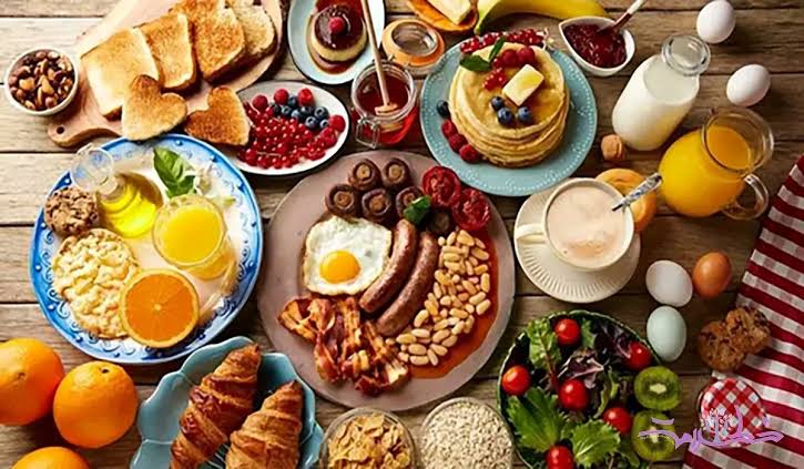 این خوراکی‌ها را صبح ناشتا نخورید؛ انرژی‌تان را نابود می‌کنند!