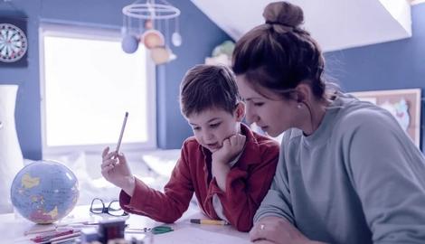 رفتارهای بزرگسالانه برخی کودکان پختگی طبیعی است یا بلوغ زودرس؟