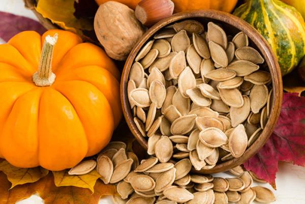روزانه یک مشت از این تخمه بخورید؛ منبع منیزیم، پتاسیم و آرژنین است و فشار خونتان را تنظیم می‌کند