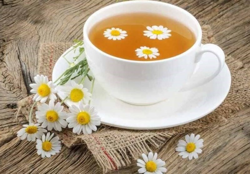 دمنوش بابونه قبل از خواب مفید است؟ | آنچه طب سنتی و علم پزشکی می‌گویند