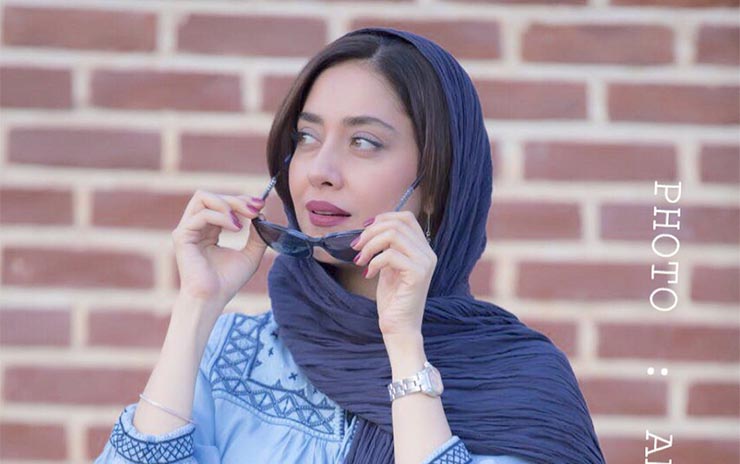 تیپ متفاوت بهاره کیان افشار دیشب در یک کافی شاپ + عکس