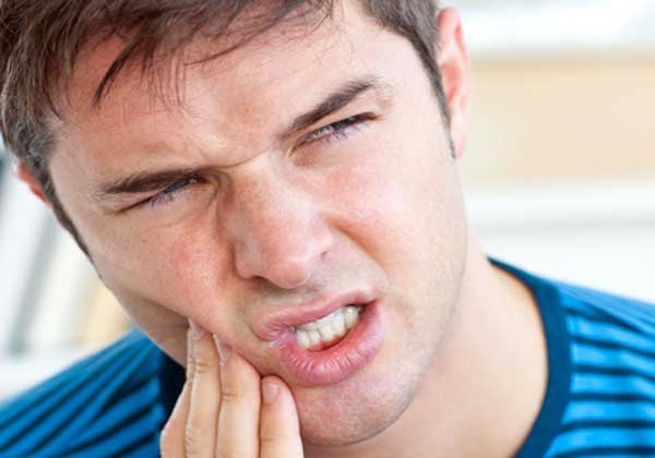 عوامل ایجاد آبسه دندان و روش های درمان آن