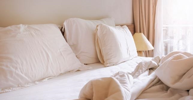 چگونه بالش و تشک خود را تمیز کنیم؟