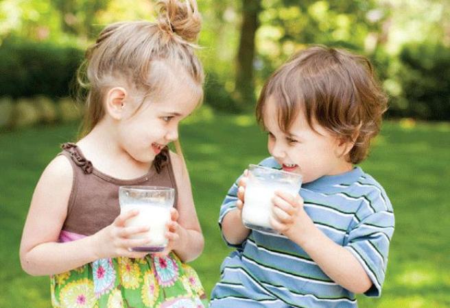 شیر طعم‌دار به کودکان ندهید