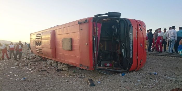 علت واژگونی اتوبوس حامل دانش آموزان 