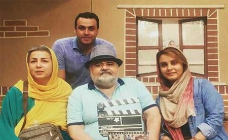 تیپ متفاوت اکبر عبدی در کنار همسر و دخترش + عکس