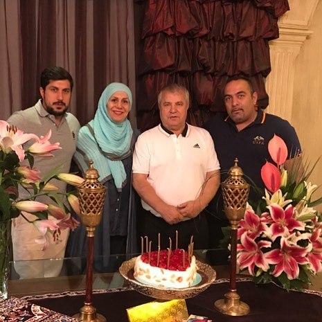 عکس خانوادگی علی پروین در کنار همسرش (+عکس)