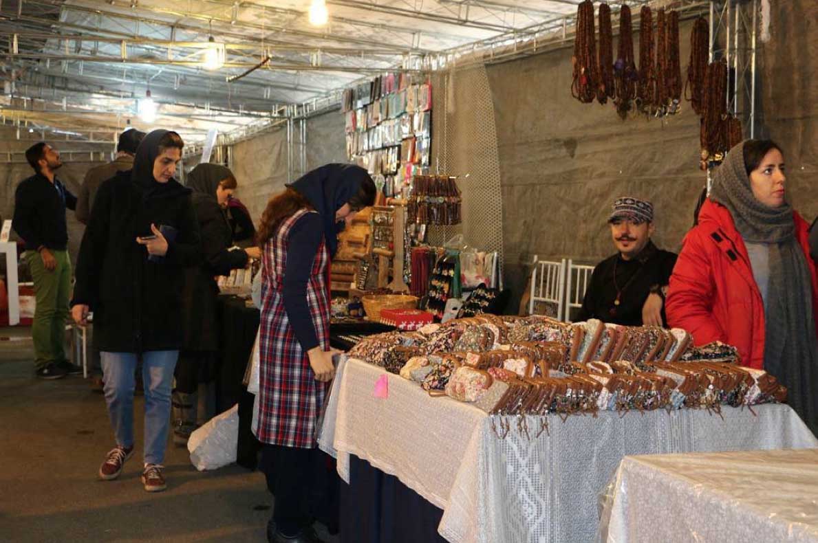 عکس/افتتاح سی و دومین بازارچه خیریه رعد