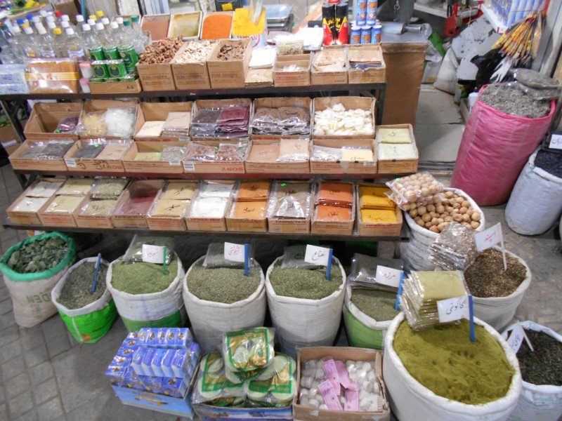  واکنش به ادعای فعالان طب سنتی درباره حرام‌بودن مصرف دارو 
