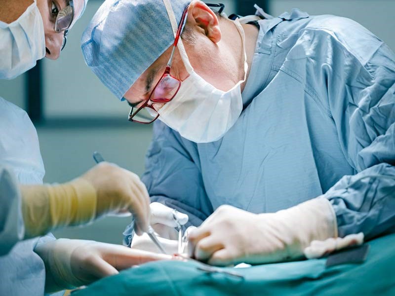  ۱۹ ساعت  عمل جراحی موفق سرطان تیروئید در بیمارستان مسیح دانشوری