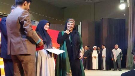  تیپ متفاوت نسرین مقانلو در یک جشنواره خارجی! +عکس