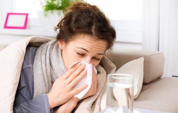 بهترین درمان های خانگی برای افراد سرماخورده 