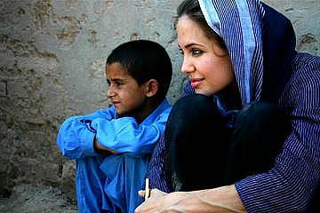تاثیر آنجلیا جولی بر افزایش عمل‌جراحی برای پیشگیری از سرطان