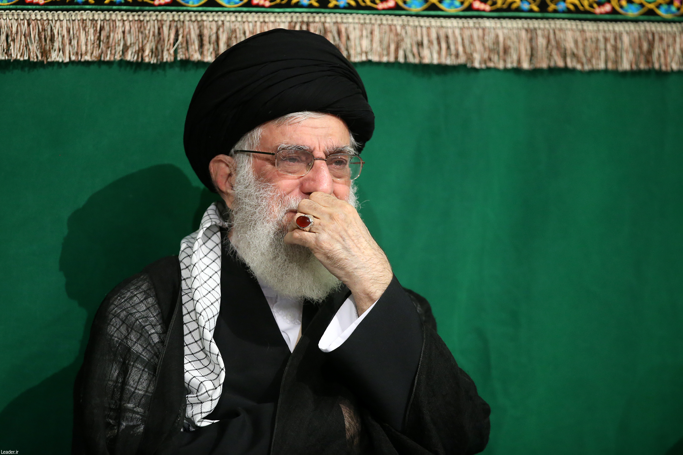 مراسم عزاداری شب تاسوعای حسینی با حضور رهبر معظم انقلاب برگزار شد