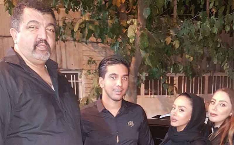 تیپ متفاوت احمد ایراندوست و خانم های طرفدارش در شب عاشورا! + عکس