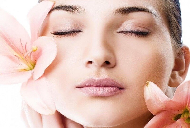 با غذاهای مناسب، رطوبت را به پوست برسانید