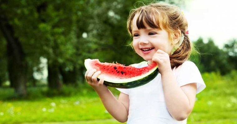 خوردن هندوانه برای این افراد ممنوع