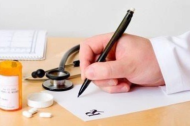رفع مشکلات نسخ پزشکی با الکترونیکی کردن دفترچه‌ها 