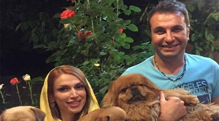تیپ خانم بازیگر در میان توله سگ هایش! + عکس