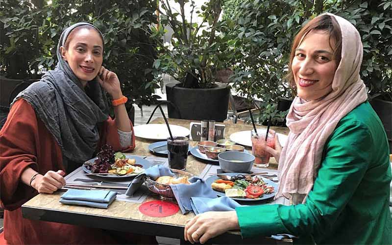 تیپ فلانک جنیدی و سحر زکریا در یک رستوران + عکس