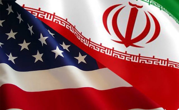 آمریکا مدعی کمک به یک قایق ایرانی شد+عکس