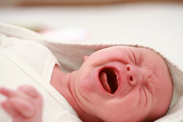  کولیک نوزاد چیست؟+ راه درمان 