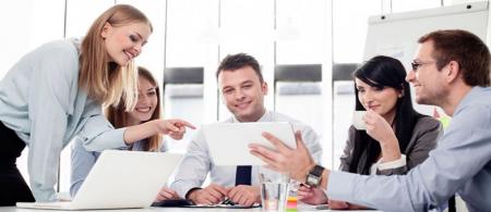 با همکاران‌مان صمیمی بشویم یا نشویم؟ 