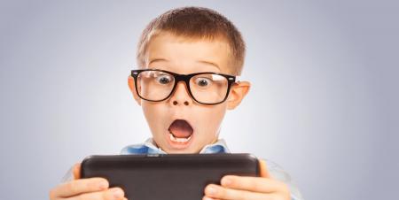 با کودکان موبایل‌به‌دست چه کنیم؟