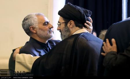 حضور  فرزند مقام معظم رهبری در مراسم ترحیم پدر سردار سلیمانی 