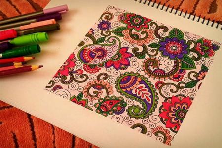  آیا کتاب‌های رنگ آمیزی بزرگسالان، واقعا حال ما را خوب می‌کنند؟