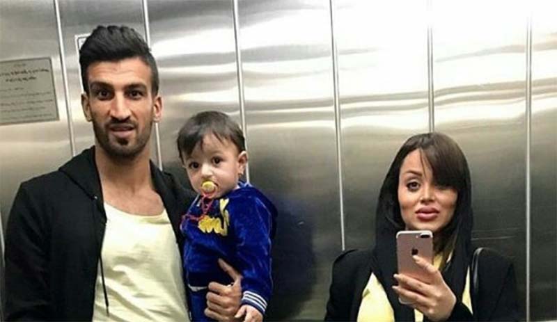 تیپ ست شده بازیکن پرسپولیس و همسرش در آسانسور! + عکس