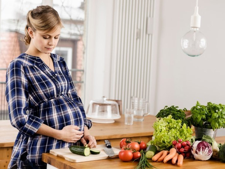 ۷ میوه مغذی مفید به حال مادران باردار