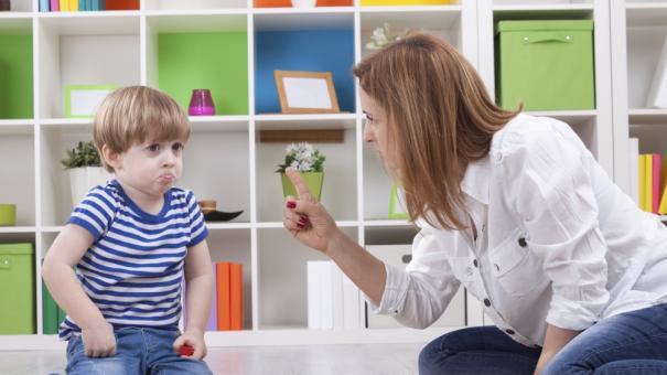  تنبیه چگونه زندگی حال و آینده کودکان را به خطر می اندازد؟ 