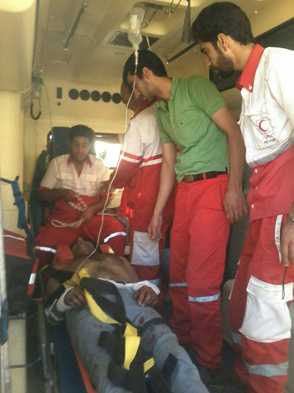 کمک رسانی کارکنان سازمان حفاظت محیط زیست به زلزله زدگان کرمانشاه