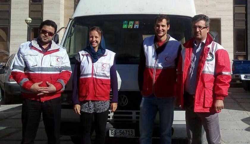 توریست های سوئیسی برا کمک به زلزله زدگان عضو هلال احمر شدند + عکس