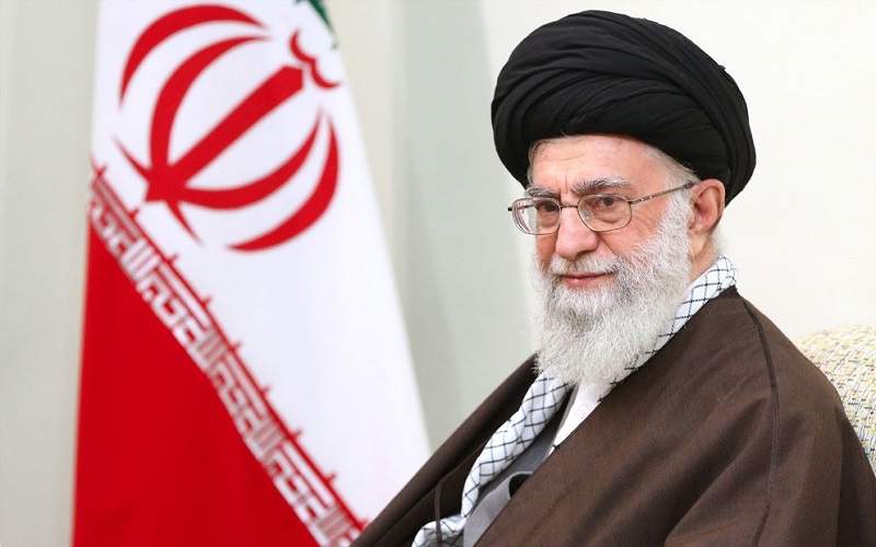 رهبر انقلاب برای بازدیدی از مناطق زلزله زده وارد کرمانشاه شدند