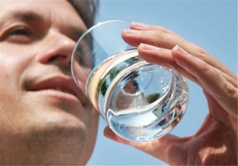 دلایلی که نشان می‌دهد نوشیدن آب گرم به آب سرد ارجحیت دارد