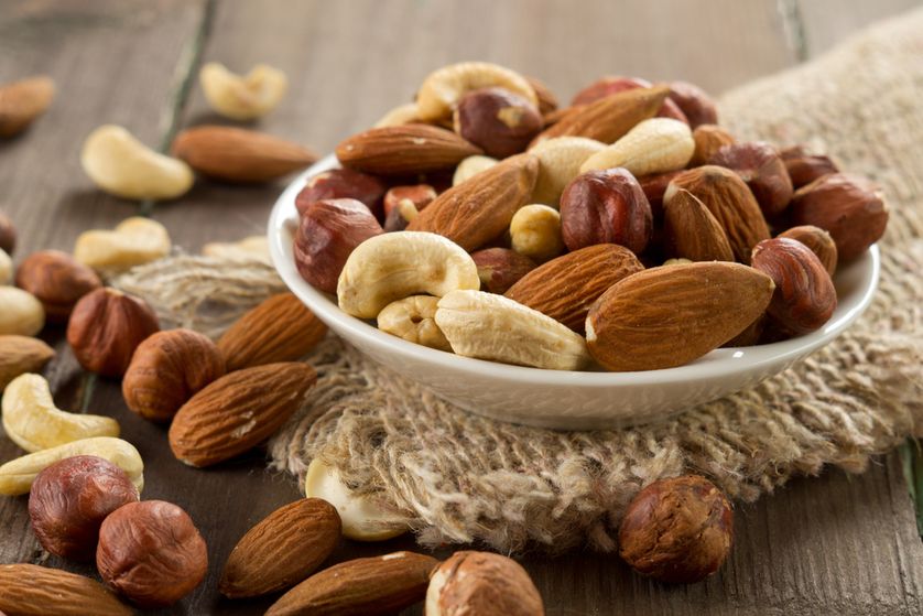 7 دلیل خوب برای اینکه بیشتر آجیل بخورید