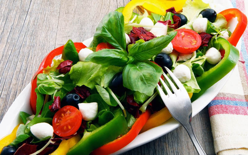۷ گزینه غذایی سالم برای پیشگیری از عوارض بیماری های خودایمنی
