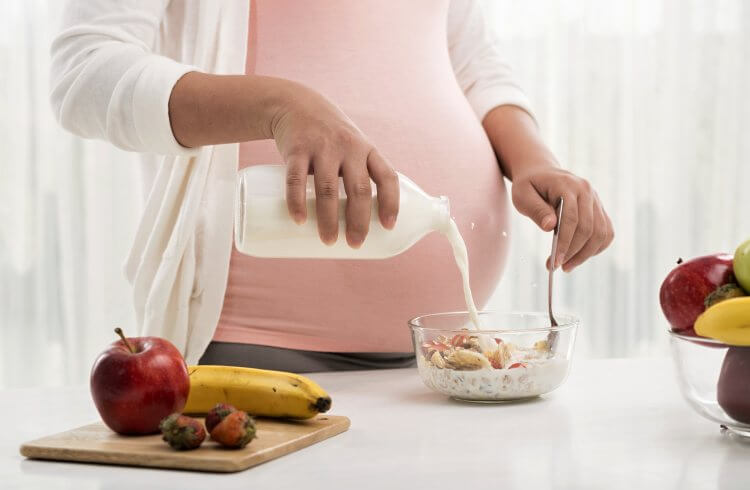 تغذیـه مناسب در سه ماه اول بارداری