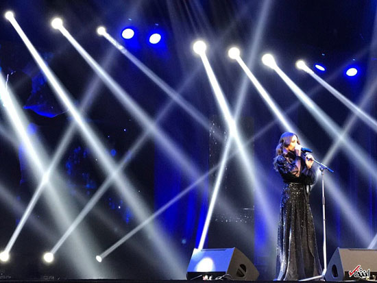تصاویری از اولین کنسرت خواننده معروف زن در عربستان!